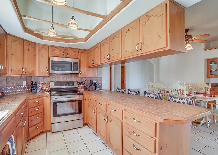 Golfer's Haven! Mtn-view Gem W/ Pool Access * Dewey