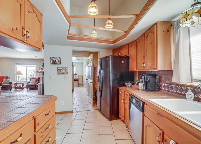 Holiday home Golfer's Haven! Mtn-view Gem W/ Pool Access