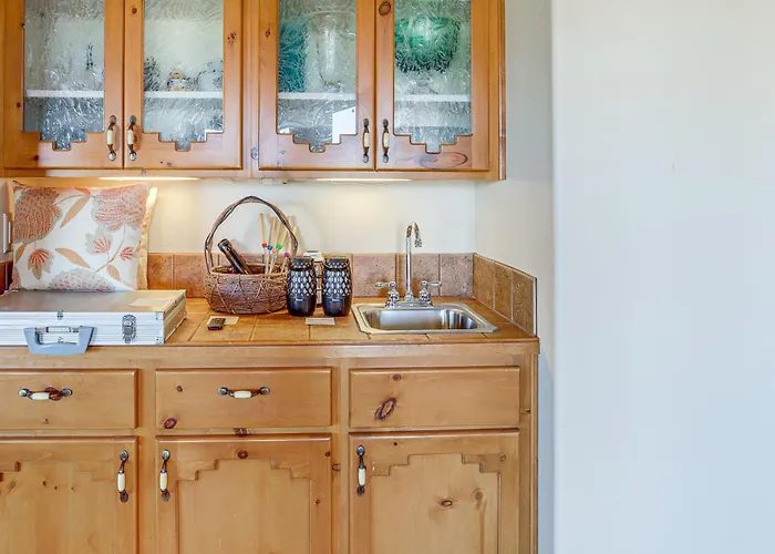 Golfer's Haven! Mtn-view Gem W/ Pool Access Holiday home *