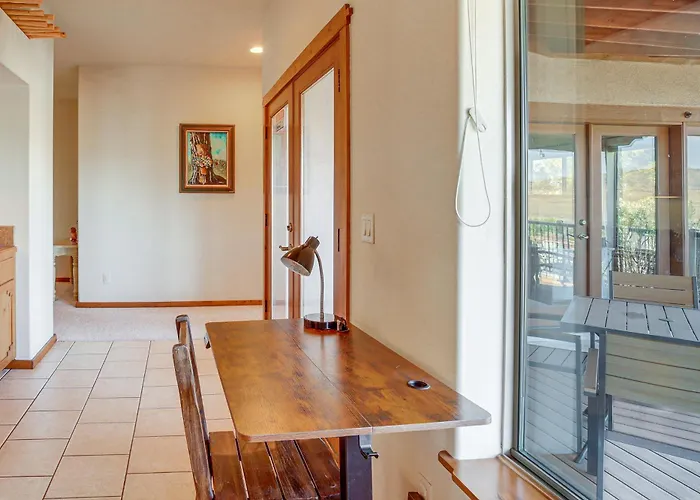 Holiday home Golfer's Haven! Mtn-view Gem W/ Pool Access *