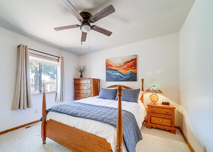Golfer's Haven! Mtn-view Gem W/ Pool Access Dewey