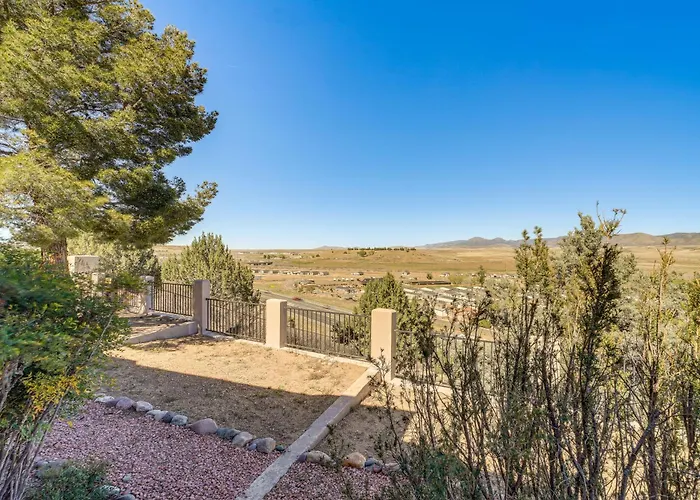 Golfer's Haven! Mtn-view Gem W/ Pool Access Holiday home *