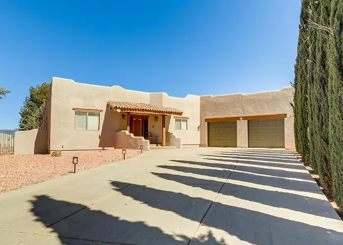 Golfer's Haven! Mtn-view Gem W/ Pool Access Dewey